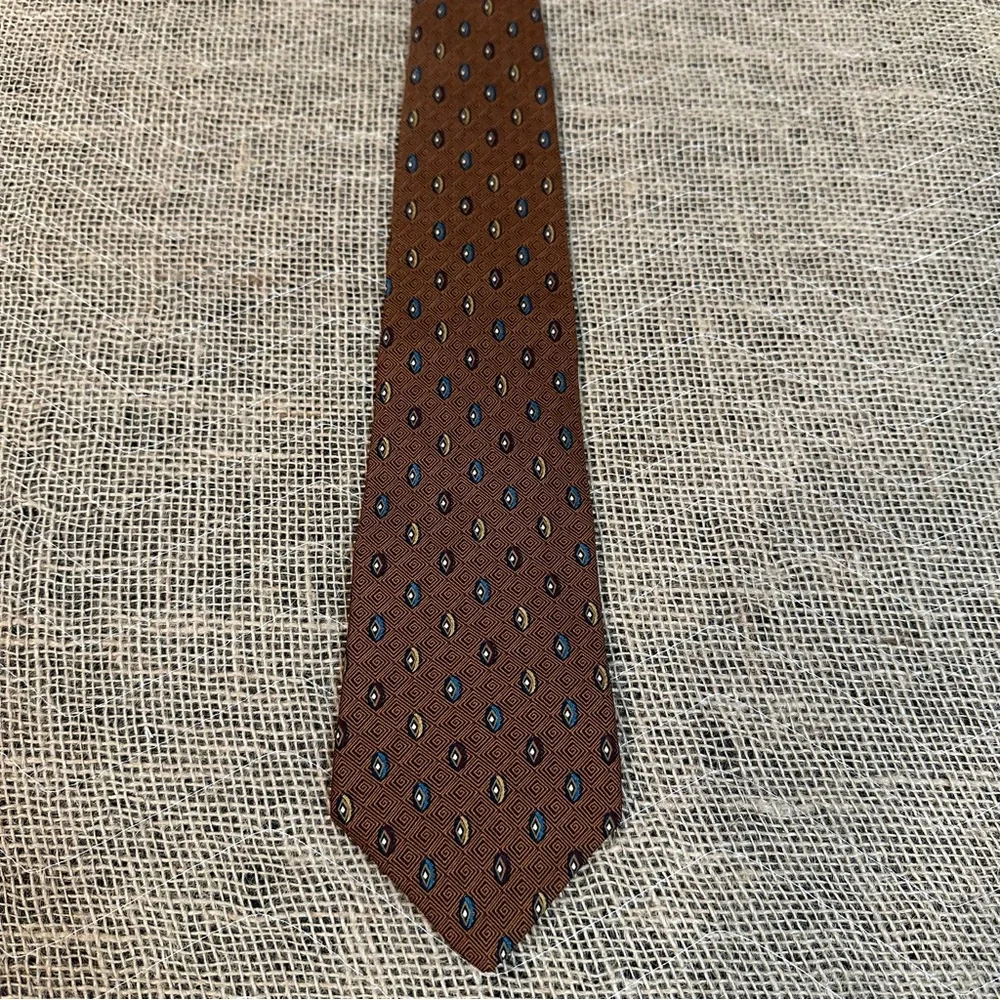 Echo 100% Silk Brown & Carmel Tie with oval‎ design of blue cream & burgundy NWT